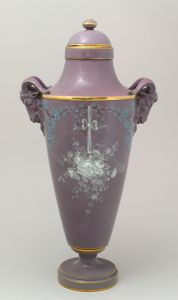 MUO-001633: Vaza s poklopcem: vaza s poklopcem