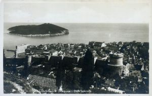 MUO-008745/893: Dubrovnik - Panorama s Lokrumom: razglednica