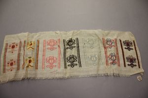 MUO-004306: Uzorak narodnog tkanja: uzorak narodnog tkanja