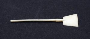MUO-009783/60: lopata: minijaturni predmet