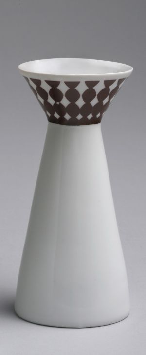 MUO-049084: Svijećnjak, (2-974): vaza