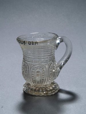 MUO-010044: čašica s ručicom