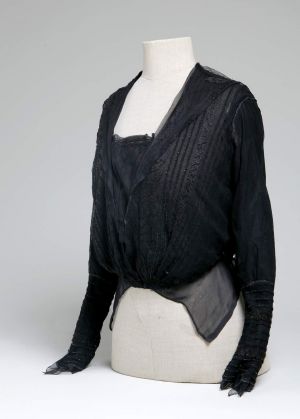MUO-041138: Bluza (gornji dio haljine): bluza