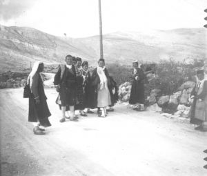 MUO-015072/12: PRIMORSKO DVORIŠTE: negativ