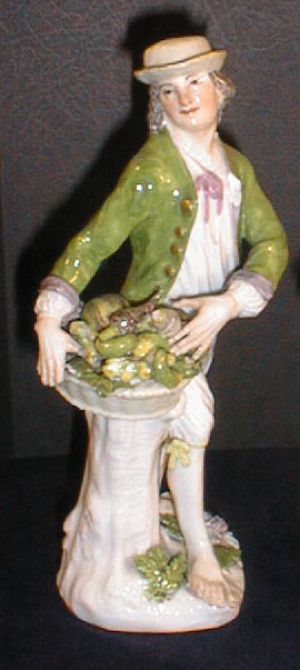 MUO-023646: Prodavač povrća: figura