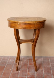 MUO-030428: Stolić za šivanje: stolić za šivanje