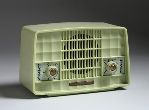 MUO-048073: RIZ BU 3 57: radio aparat