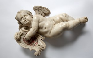 MUO-002824: Anđeo s grbom Slavonije: kip