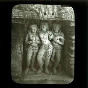 MUO-035118/33: Skulpture na budističkom hramu: dijapozitiv