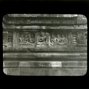 MUO-035118/43: Reljef na budističkom hramu: dijapozitiv