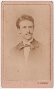 MUO-005755/26: Portret mlađeg muškarca: fotografija
