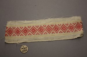 MUO-004301: Uzorak narodnog tkanja: uzorak narodnog tkanja