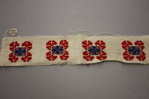 MUO-004309: Uzorak narodnog tkanja: uzorak narodnog tkanja