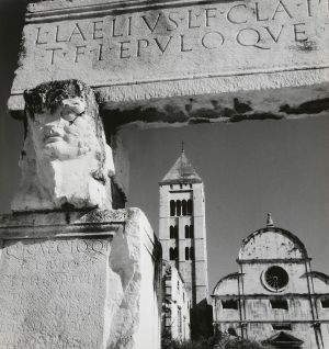 MUO-016981/20: Dvije epohe (Zadar): fotografija