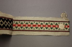 MUO-004315: Uzorak narodnog tkanja: uzorak narodnog tkanja