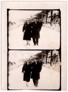 MUO-011557/40: Bračni par u šetnji: fotografija