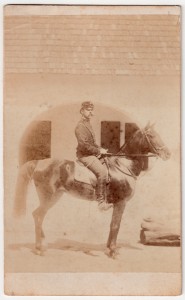 MUO-009495/20: Oficir na konju: fotografija