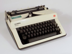 MUO-015557: MONICA OLYMPIA: pisaći stroj