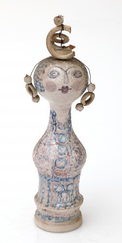 MUO-013282: Žena: keramoskulptura