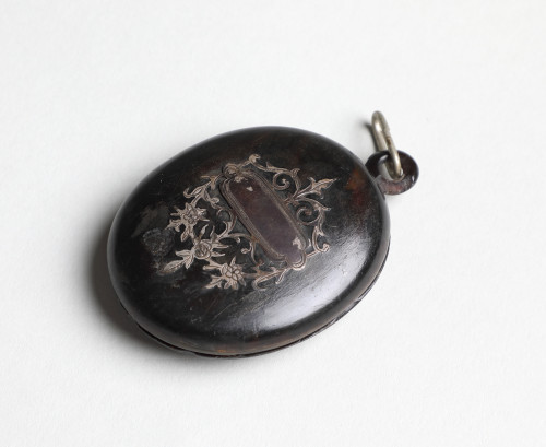 MUO-005874: Medaljon: medaljon