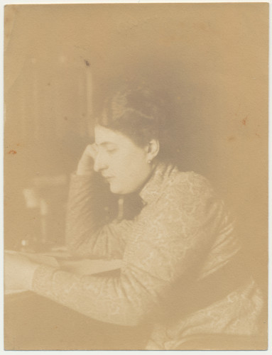 MUO-031290: Draga Tkalčić: fotografija
