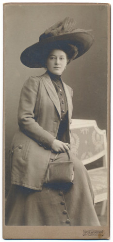 MUO-008346/38: Portret djevojke sa šeširom: fotografija