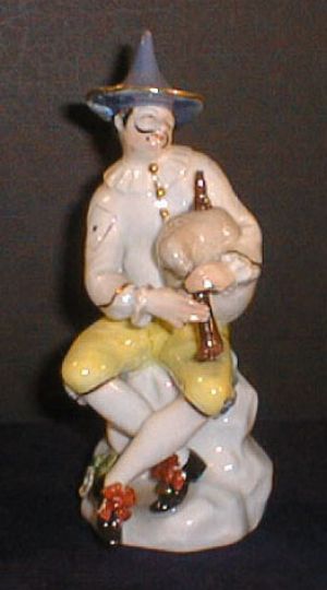 MUO-014847: "Harlekin s gajdama": figurica