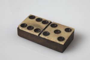 MUO-051650/37: Domino: pločica za domino