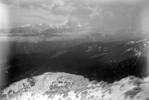 MUO-051380: Pogled na dolinu Julijskih Alpi: negativ
