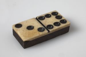 MUO-051650/29: Domino: pločica za domino
