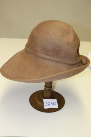 MUO-036385: Ženski šešir: šešir