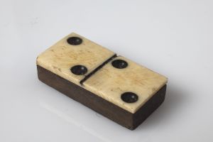 MUO-051650/18: Domino: pločica za domino