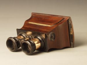 MUO-008342/01: Stereoskopski aparat: stereoskopski aparat