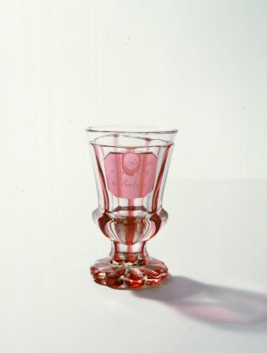 DIJA-1373: čaša na stalku