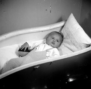 MUO-030875: Beba u kolicima: negativ