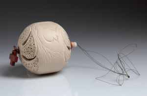 MUO-050968: Magijska sfera: keramoskulptura