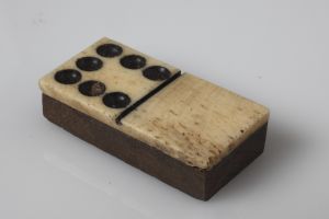 MUO-051650/08: Domino: pločica za domino
