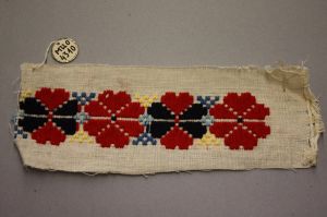 MUO-004310: Uzorak narodnog tkanja: uzorak narodnog tkanja