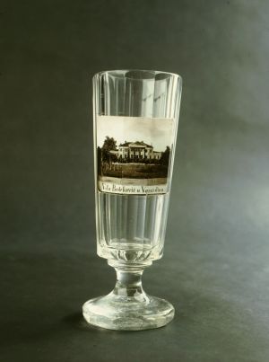 DIJA-1304: čaša