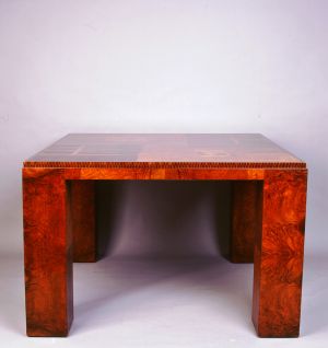 DIJA-1708: stol