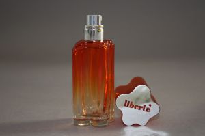 MUO-050240: Cacharel Liberte: parfemska bočica