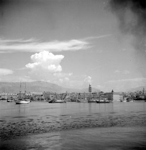 MUO-035157/202: Pogled na nepoznati grad s mora: negativ