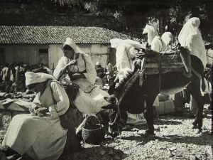 MUO-035744: Na tržnici, Ulcinj, 1950.: fotografija