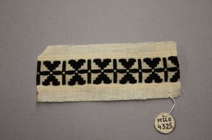 MUO-004325: Uzorak narodnog tkanja: uzorak narodnog tkanja