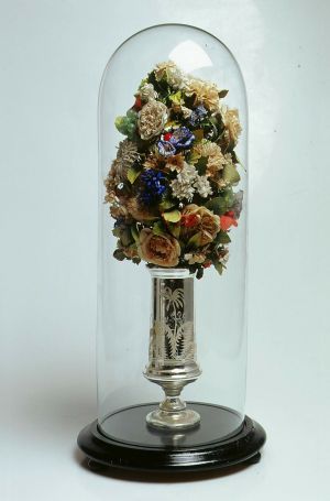 DIJA-3317: vaza s dekorativnim cvijećem