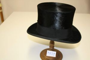 MUO-009839: cilindar: šešir