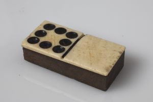 MUO-051650/09: Domino: pločica za domino