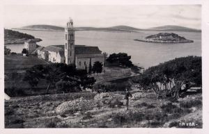 MUO-040874: Hvar- Panorama sa samostanom: razglednica