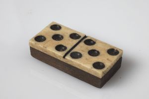 MUO-051650/36: Domino: pločica za domino