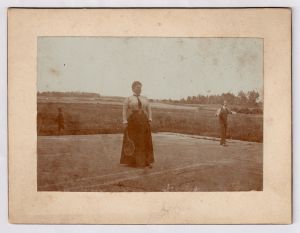 MUO-035054: Portret žene i muškarca na teniskom terenu: fotografija
